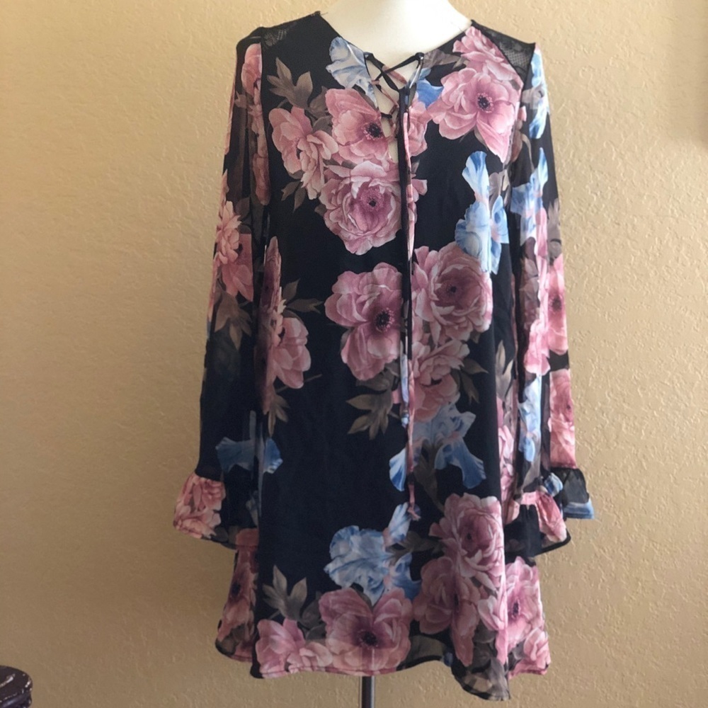 Honey Punch  Bell Sleeve Dress Floral Print Size M - Picture 4 of 8